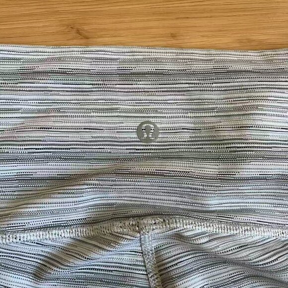 Lululemon High Times Pant-Cyber Stripe White Silver Fox Size 6 - Picture 3 of 8